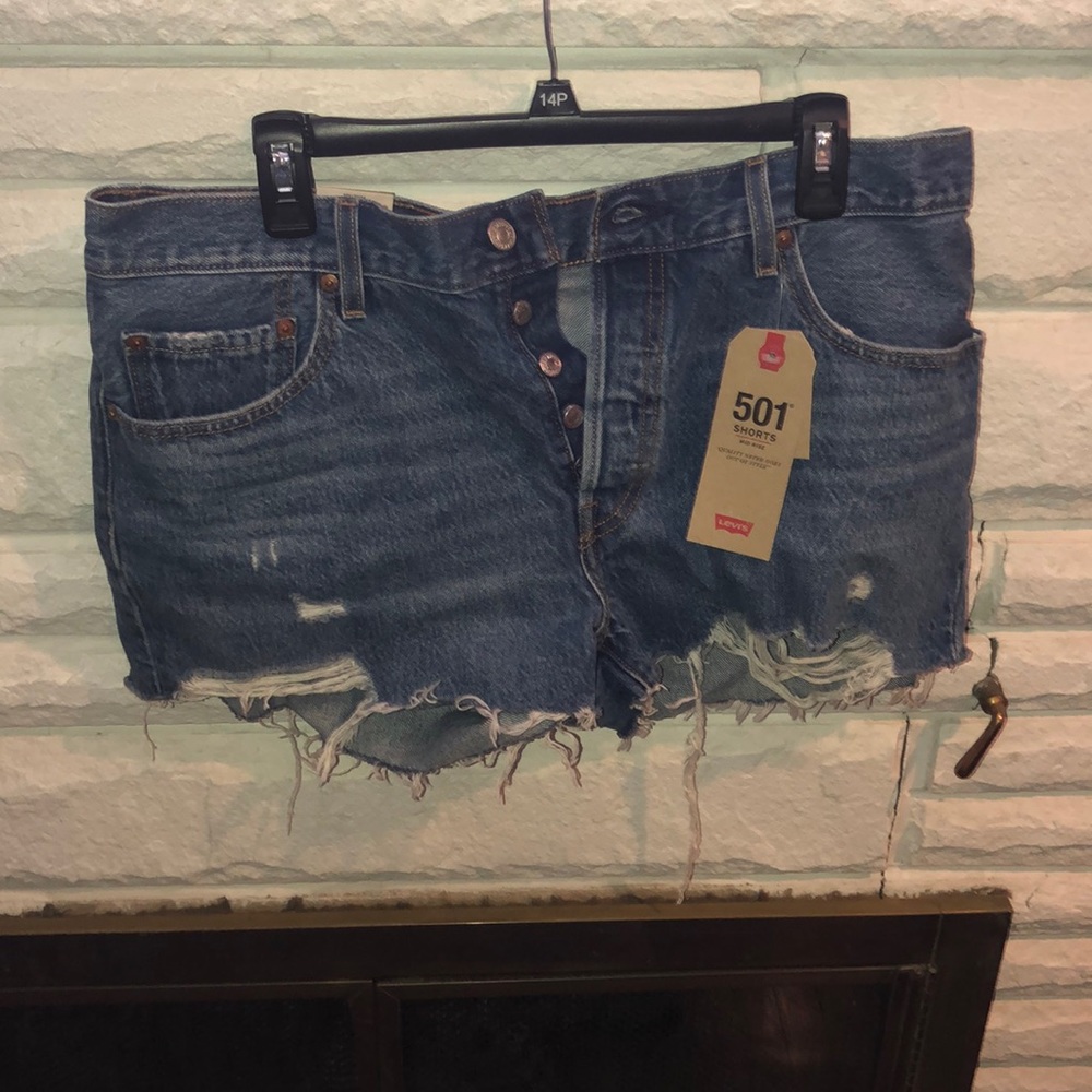 Levi’s Jean shorts new with tags size 32